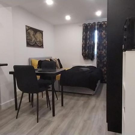Stylish Home From Home Orpington Eksteriør bilde